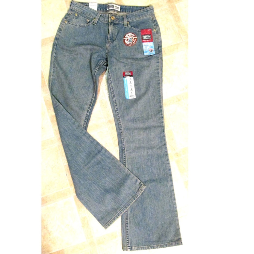 Levi’s Jeans Low Rise Boot Cut No Gap Waist NWT 8L